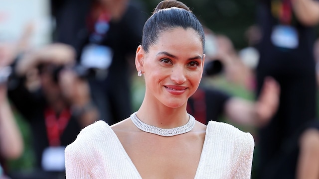 Adria Arjona en el Festival de Venecia 