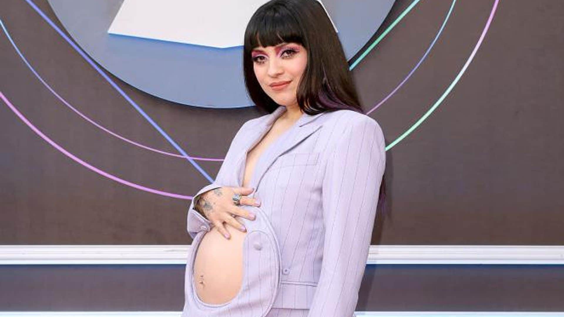 Mon Laferte anuncia el nacimiento de su bebé