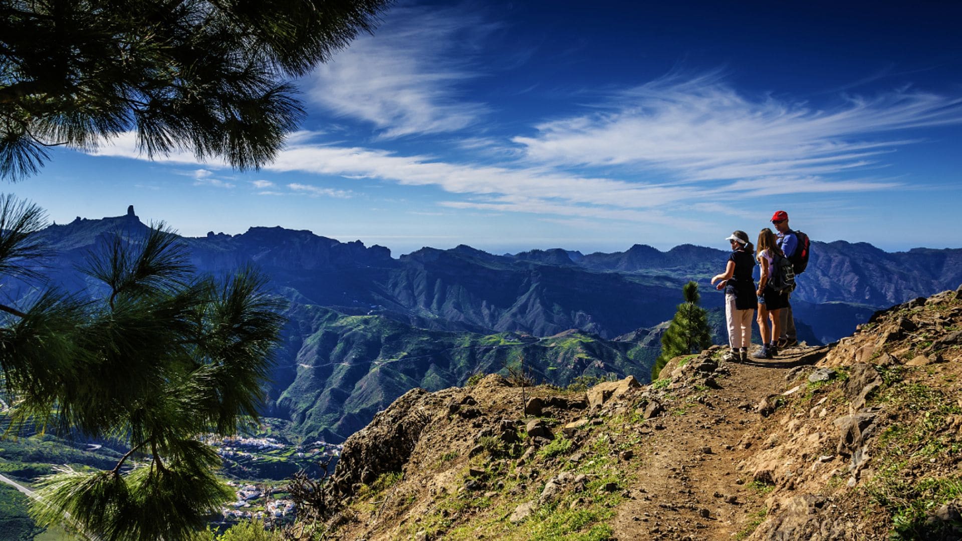2. Paraíso deportivo: surf, senderismo y muchas ganas de moverse