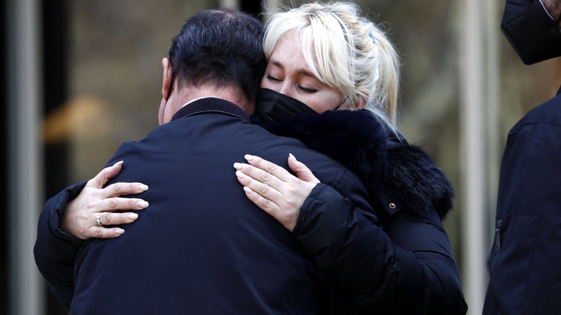 Familiares, amigos y su ex, Geraldine Larrosa, dan el último adiós a Carlos Marín destacando su generosidad