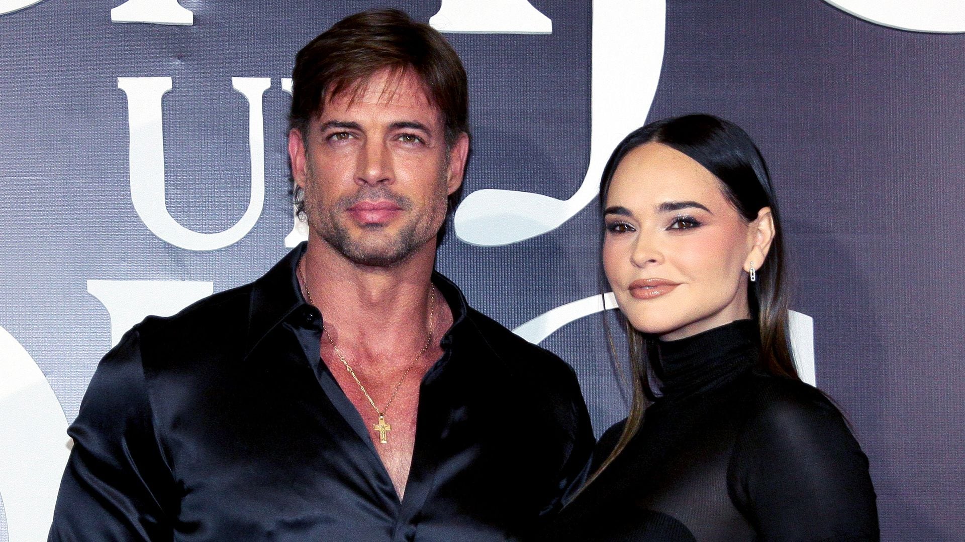 William Levy y Fabiola Guajardo en la premier de 'Bajo Un Volcán' en la Ciudad de México.
