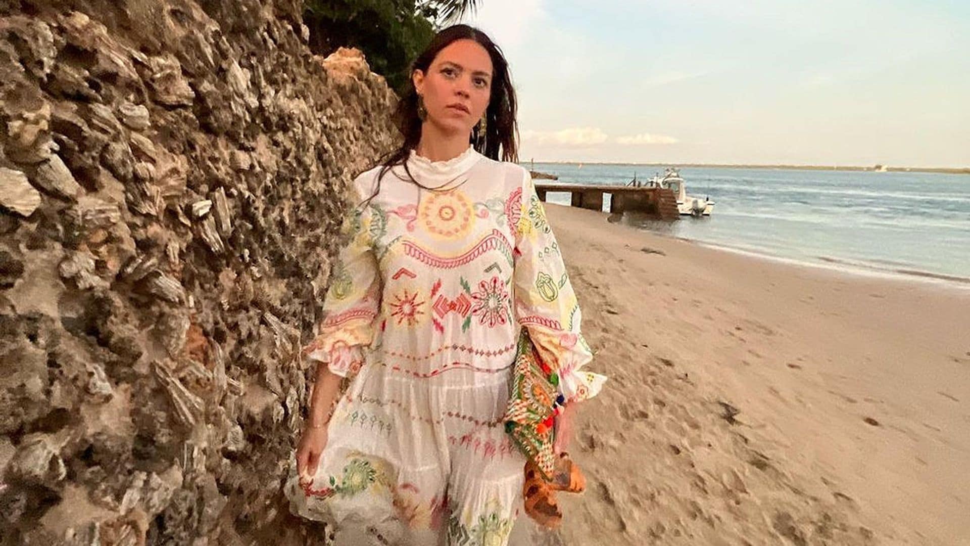 Isabelle Junot presume de embarazo con un espectacular posado en bikini