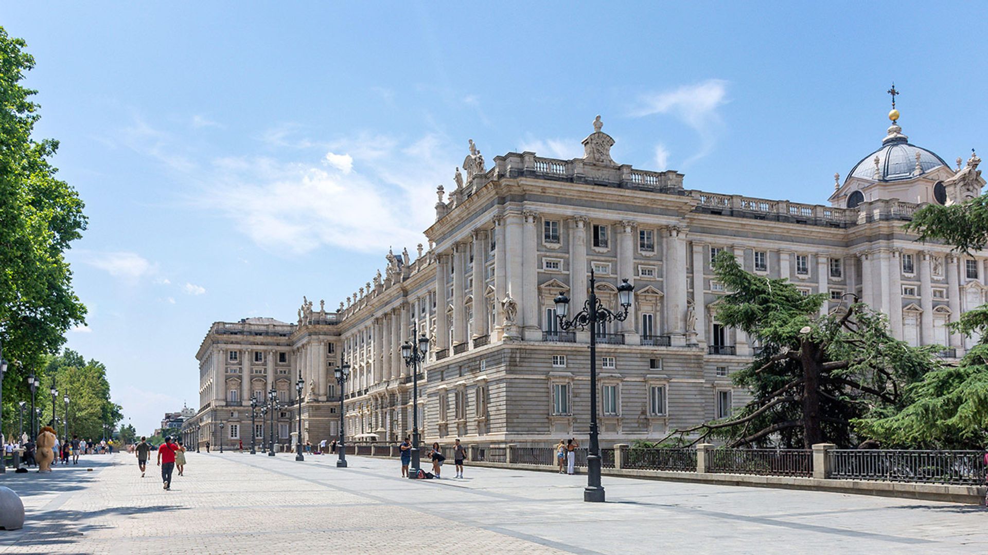 Una ruta por Madrid enlazando los lugares vinculados a la Casa Real