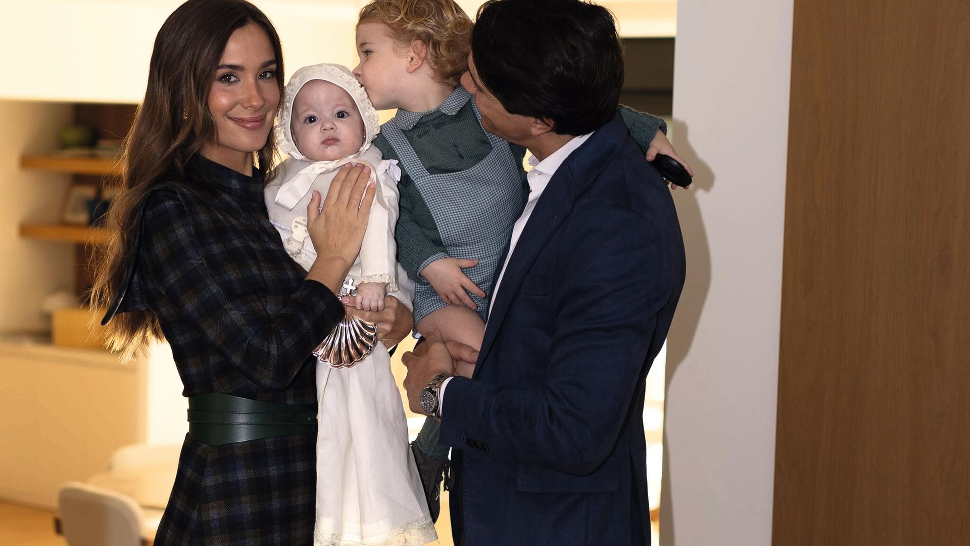 El emotivo bautizo de Vega, hija de María Pombo y Pablo Castellano