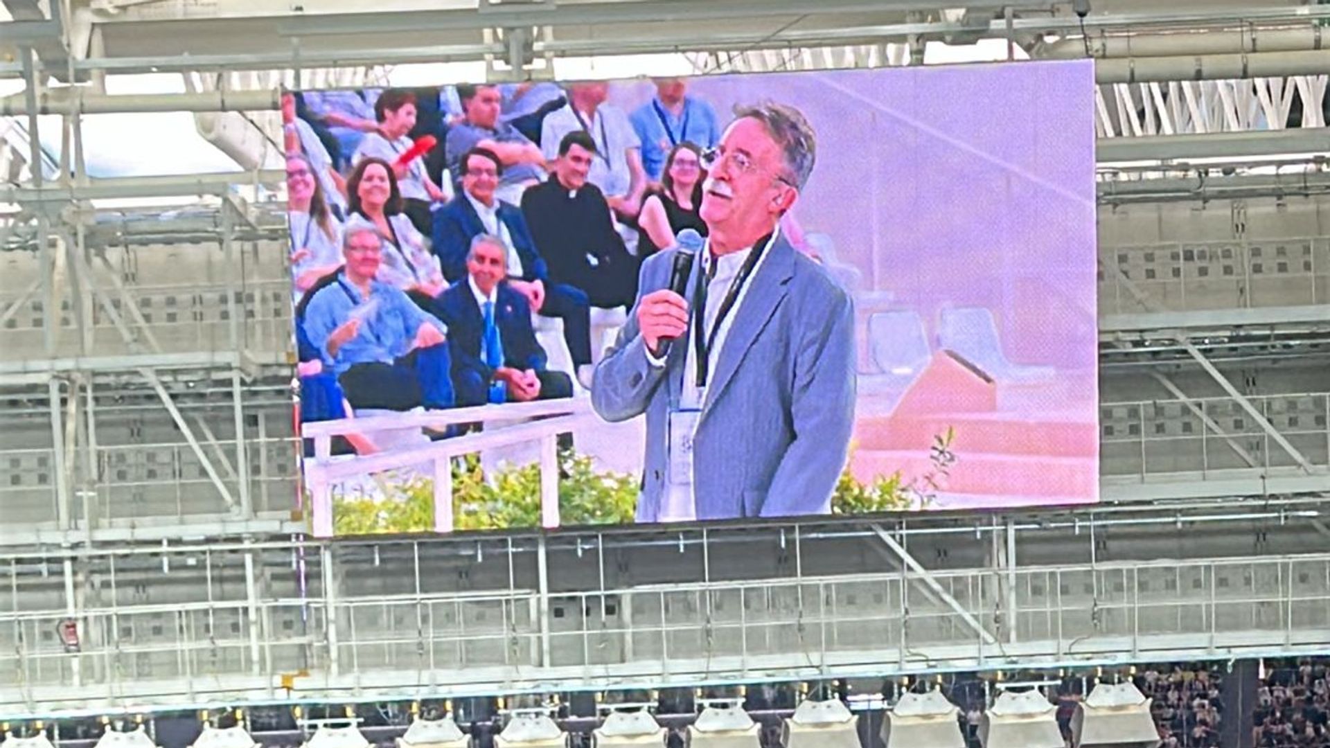 Santi Rodríguez, el inolvidable frutero de '7 vidas', reapar