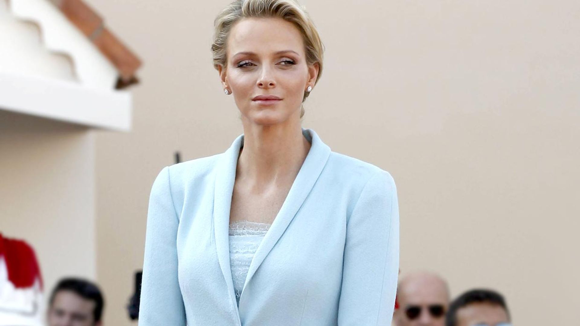 Recordamos los 12 looks más elegantes de la boda civil de Charlene y Alberto de Mónaco en 2011