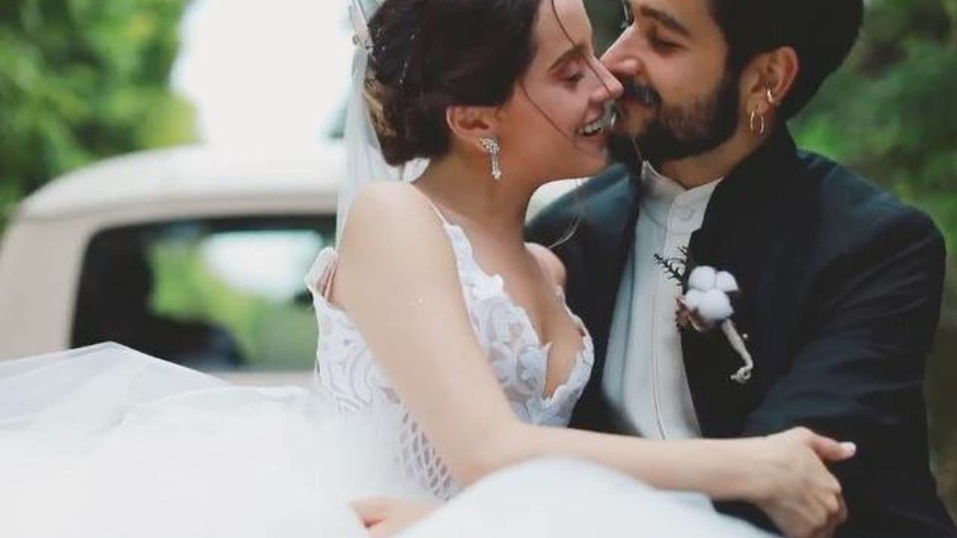 Camilo y Evaluna Montaner nos dan un vistazo a su íntima boda con el video ‘Por primera vez’
