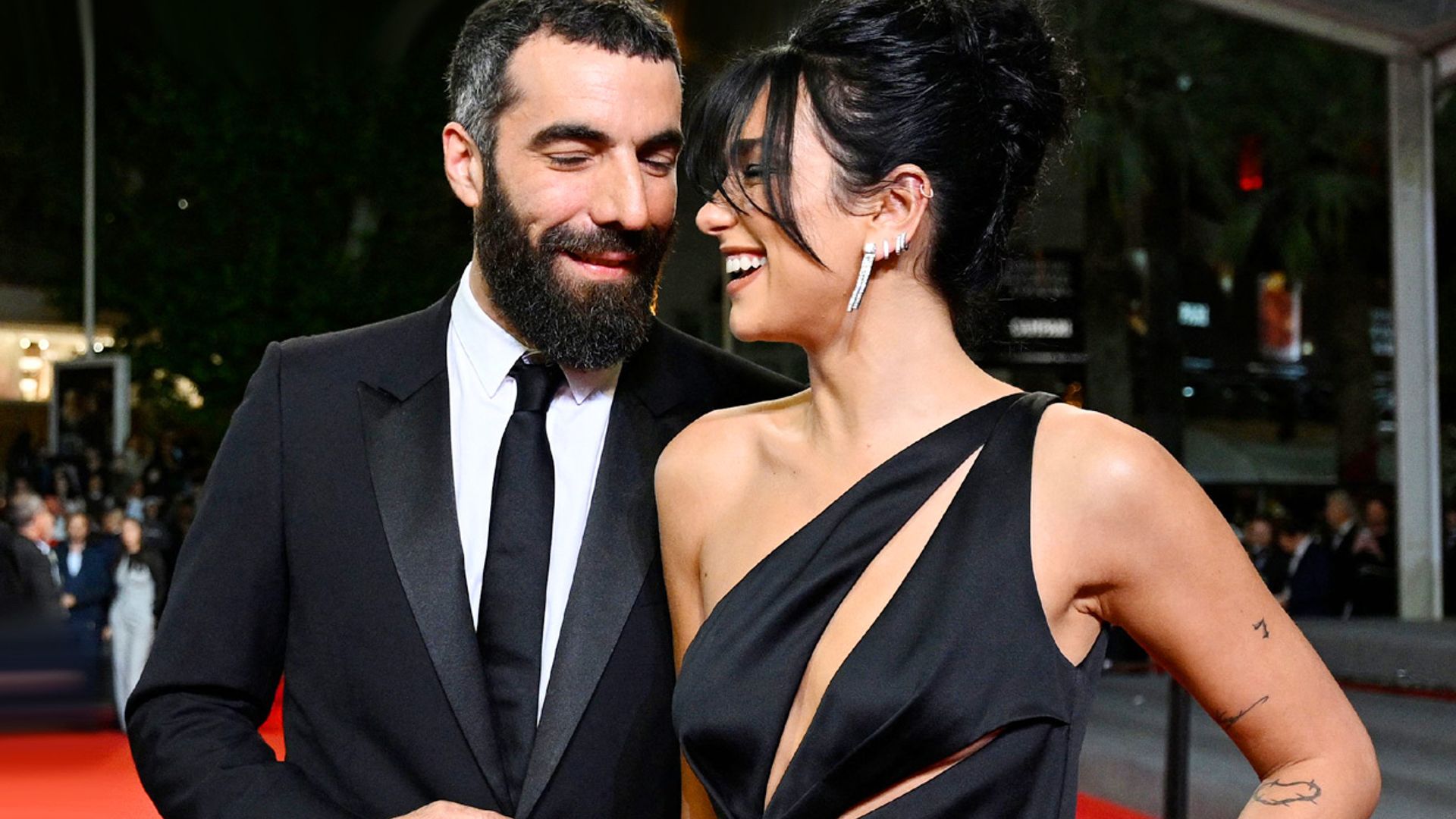 Los motivos por los que el debut de Dua Lipa con su nuevo novio, Romain Gavras, ha causado furor