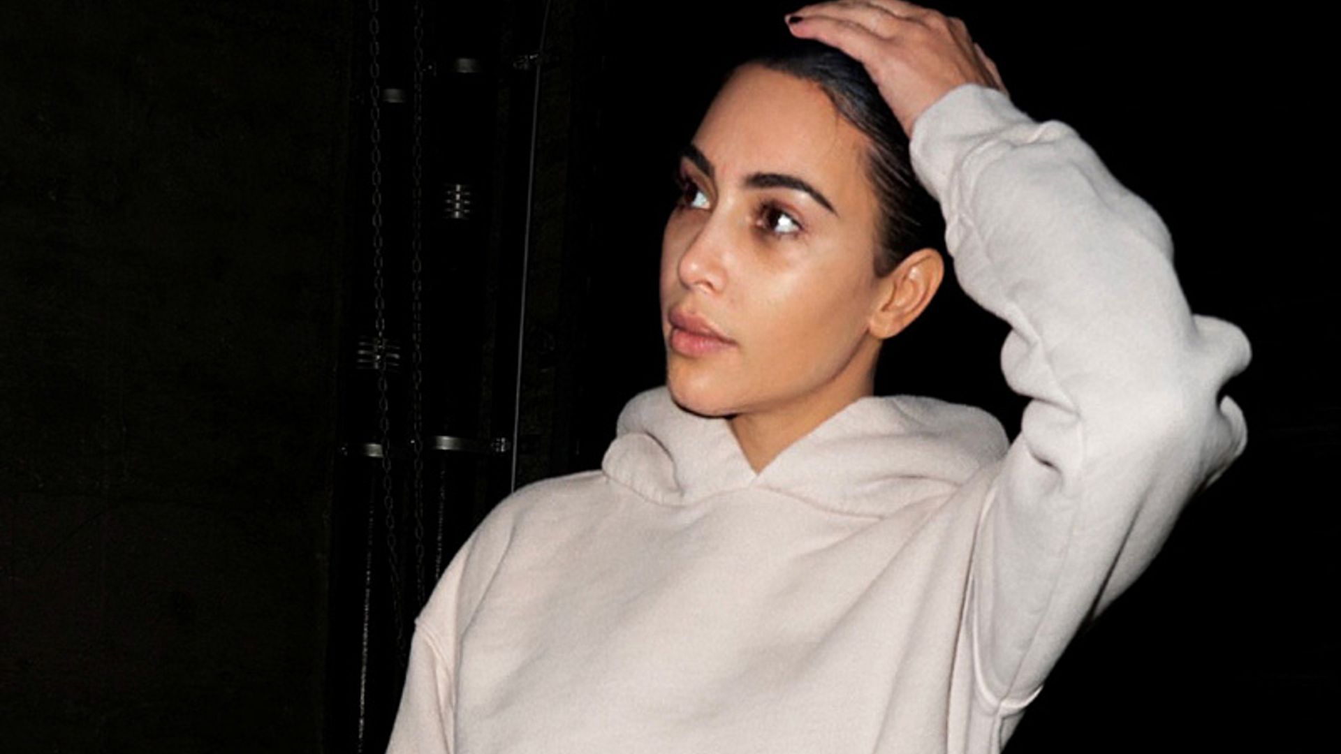 ¿Casualidad o propósito? Kim Kardashian sale a la calle sin maquillaje