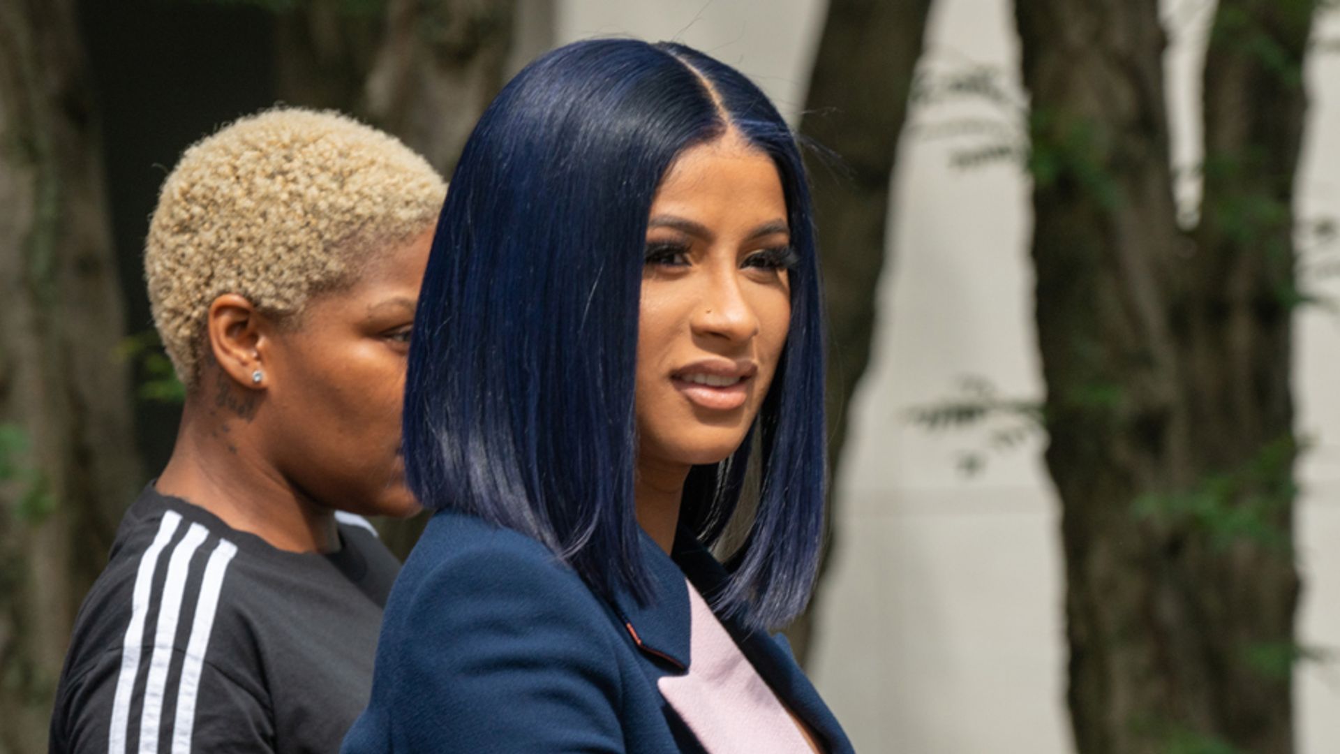 ¿Qué podría suceder con Cardi B después de declararse no culpable?