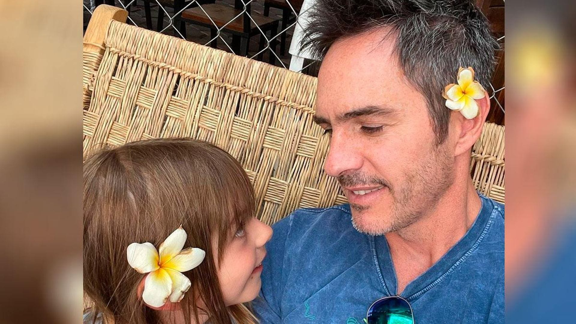 Mauricio Ochmann se refugia en su hija tras su ruptura con Paulina Burrola