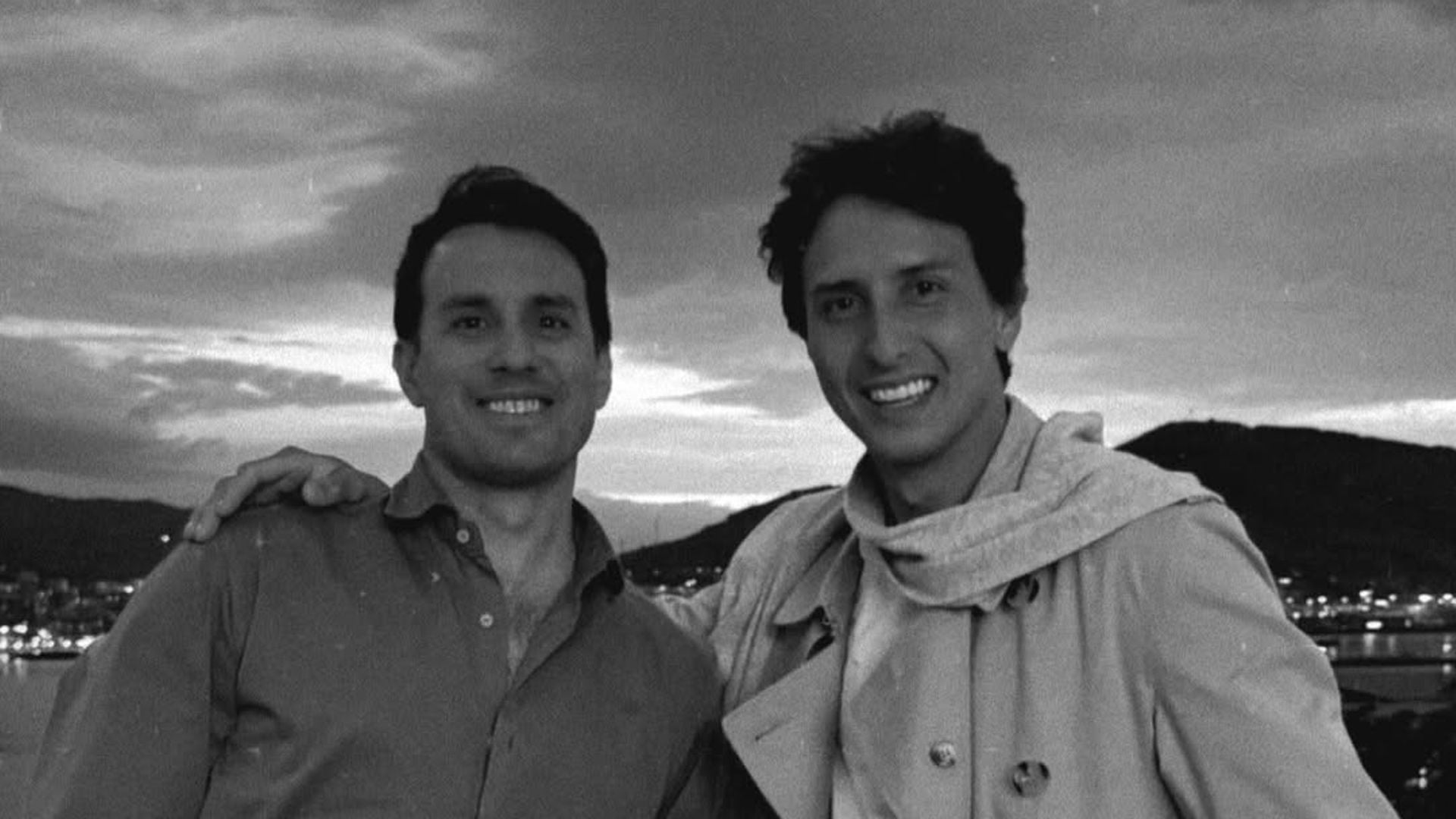 Andrés Roca Rey junto a sus hermanos