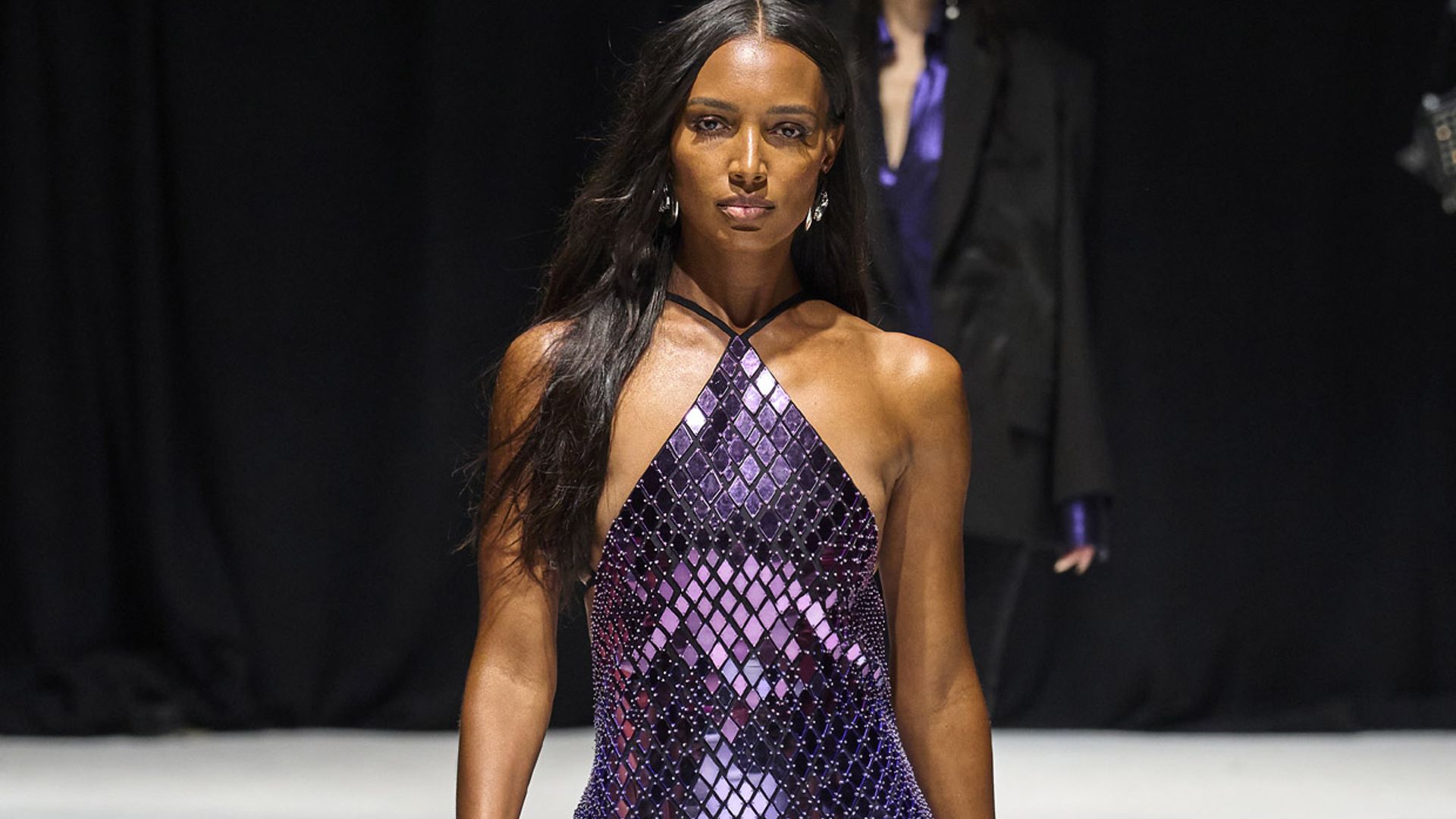 Jasmine Tookes vuelve a subirse a una pasarelas tras ser mamá de su primera hija