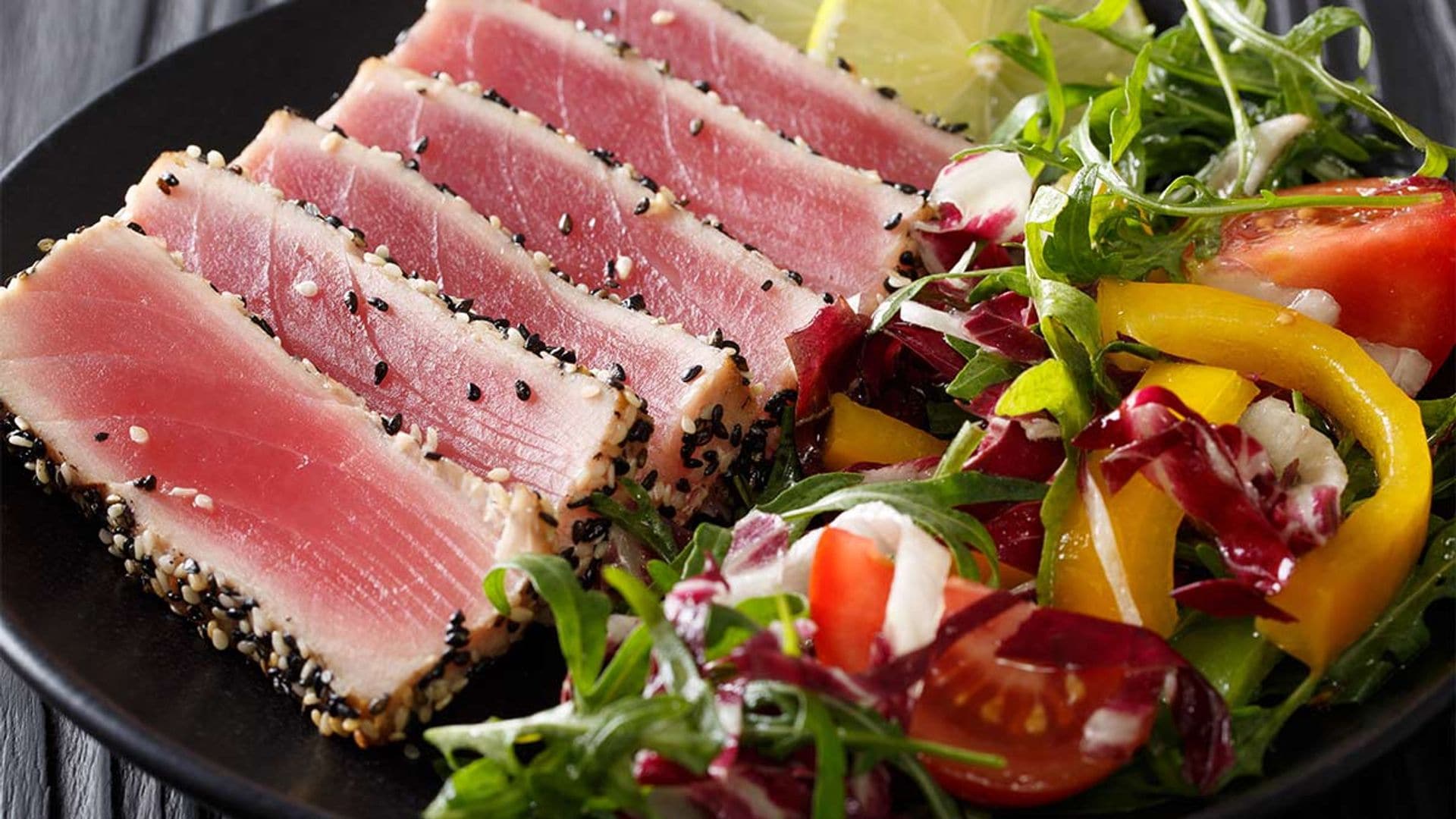 Ensalada de tataki de atún