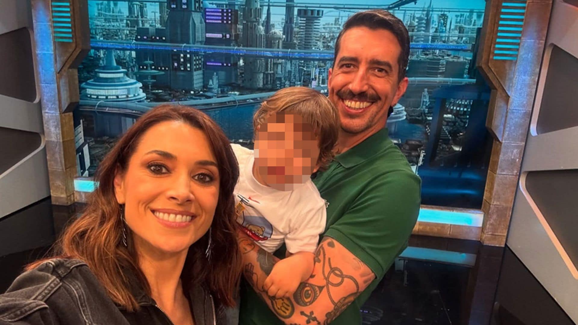 Arancha Morales y Marron con su hijo Gael
