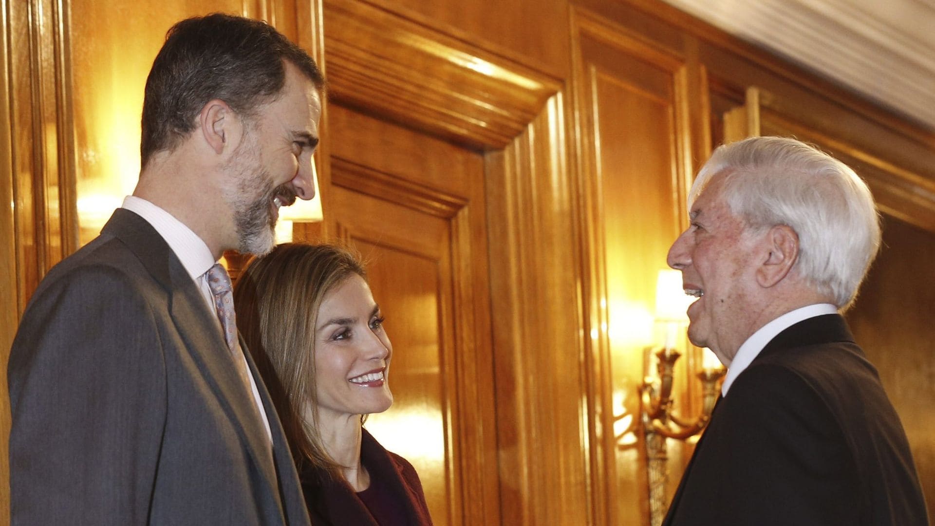 Los reyes Felipe y Letizia despiden a Mario Vargas Llosa: 'El Olimpo de las letras universales le ha abierto sus puertas'