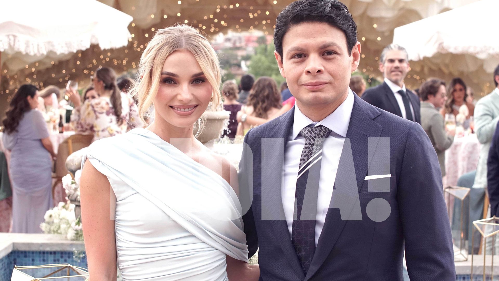 Irina Baeva y Giovanni Medina presumen su amor en la boda de Karla Díaz y Daniel Dayz
