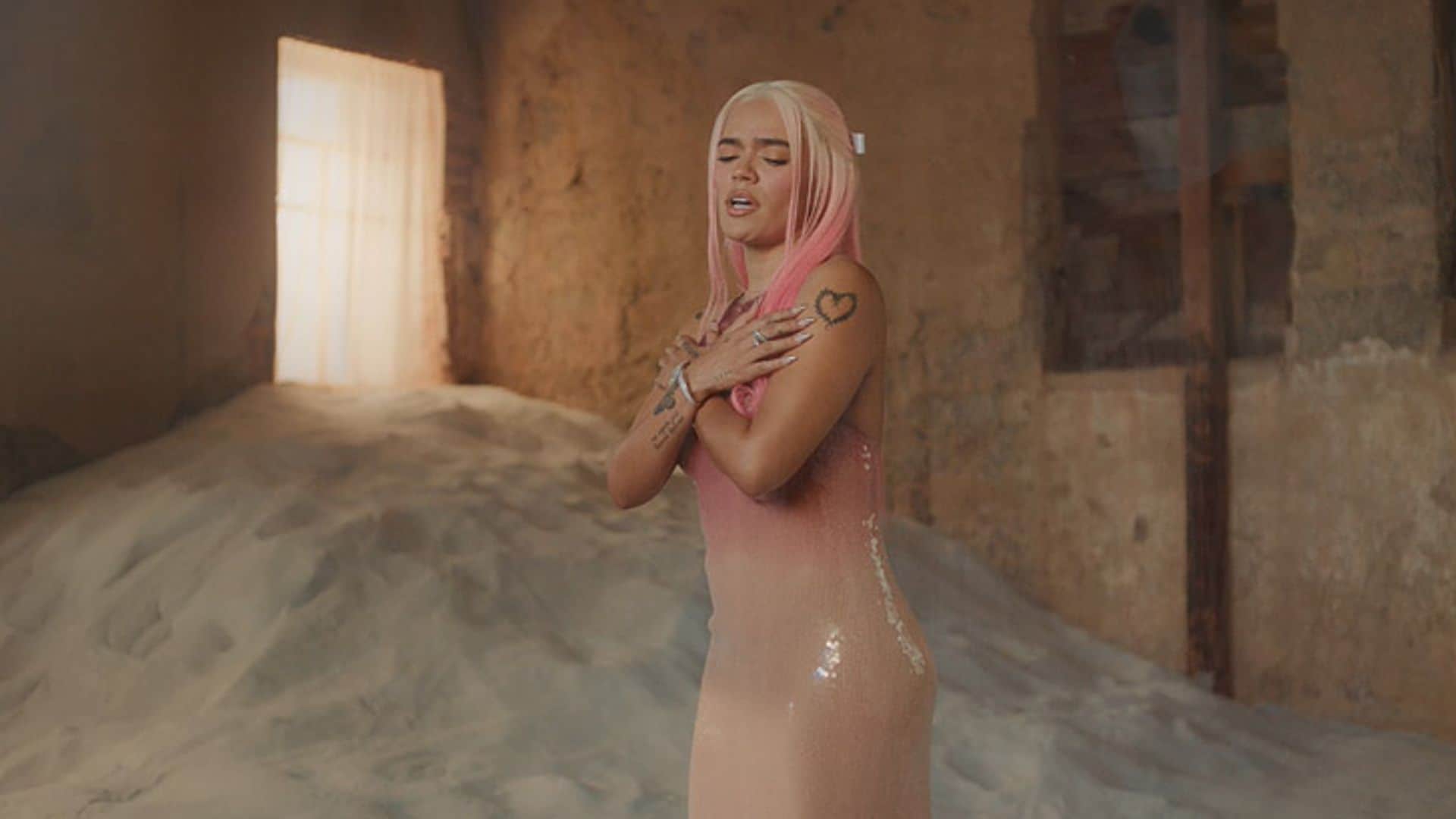 Karol G en su colaboración con Andrea Bocelli