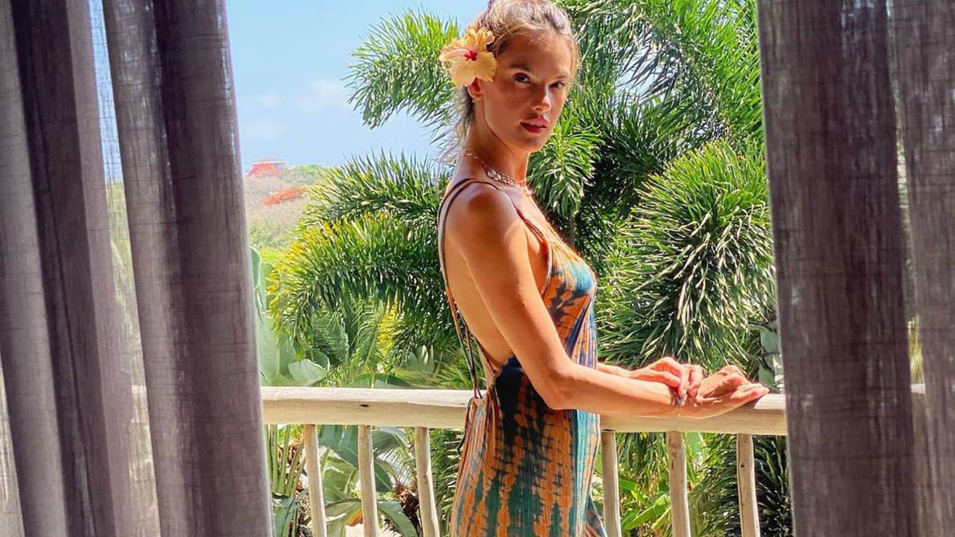 Vestidos 'tie-dye' o por qué invertir en el estampado que rejuvenece y es tendencia