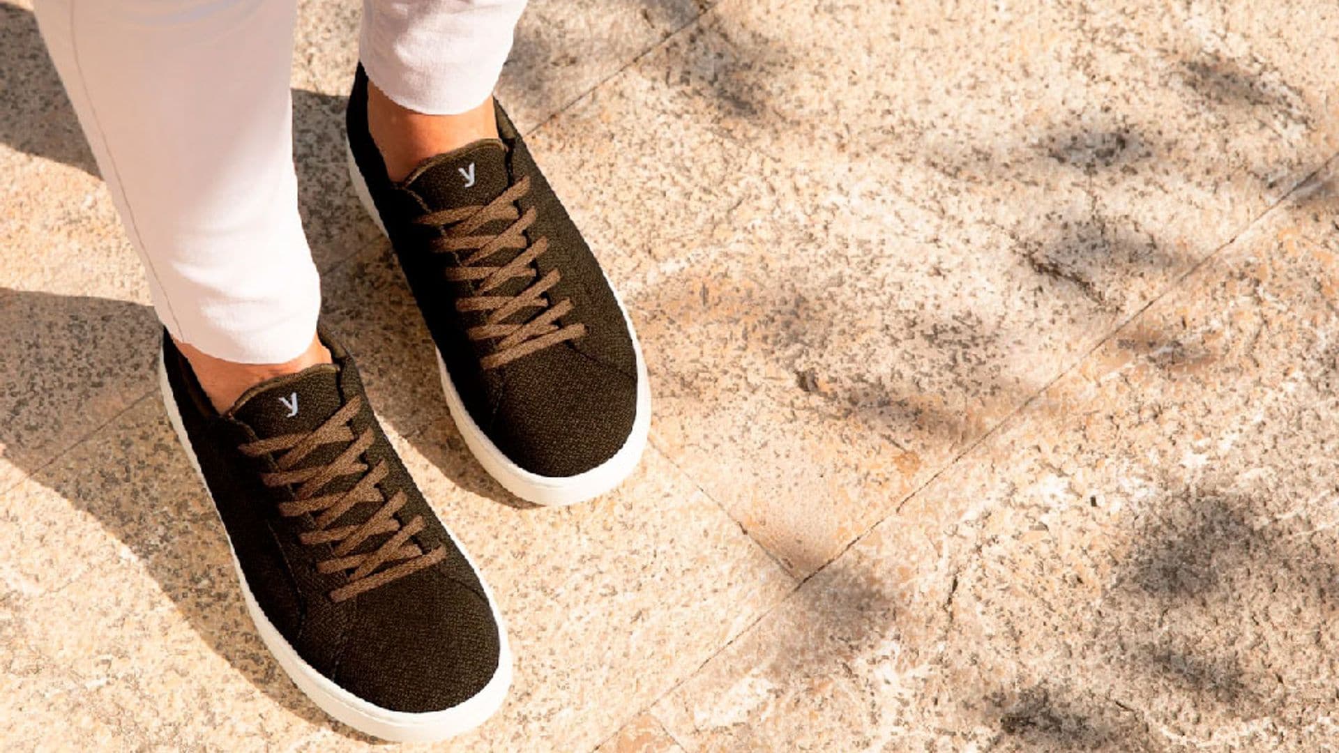 Compra ya las zapatillas mejor valoradas y más buscadas por las mujeres de 40