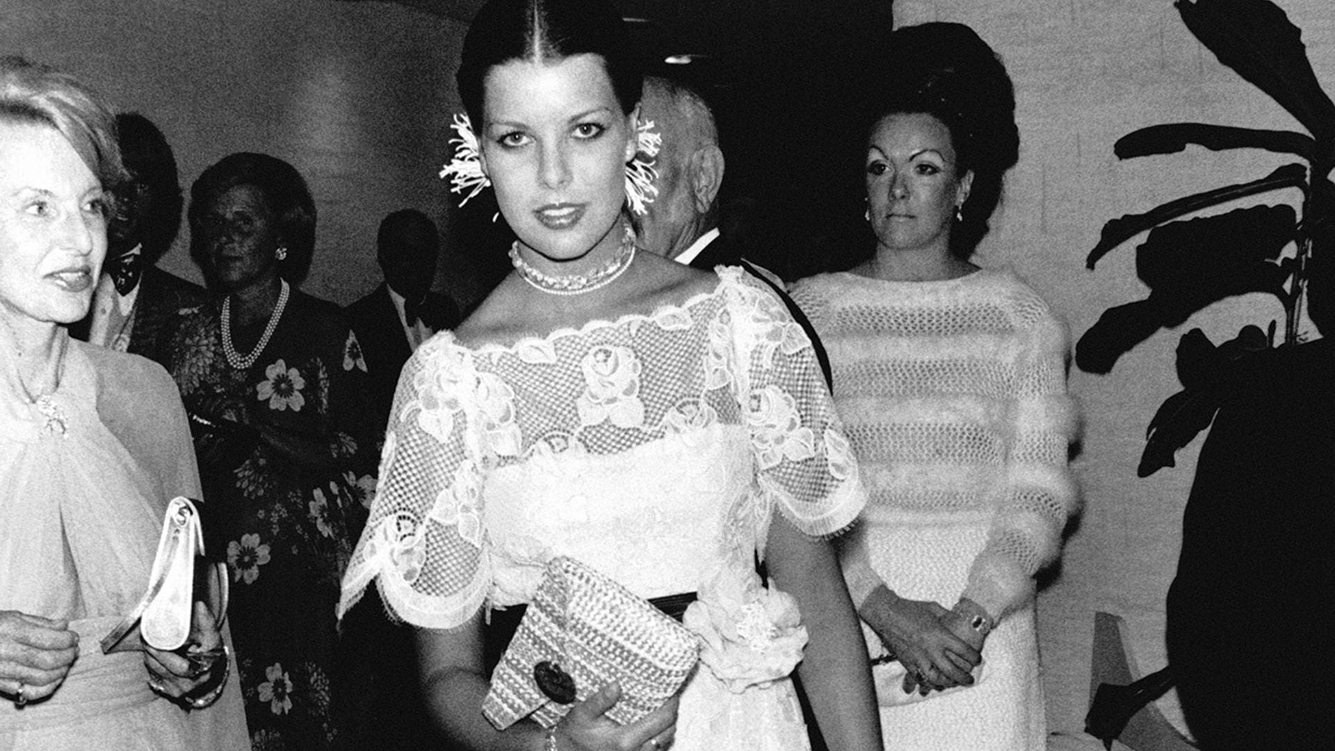La fascinante colección de vestidos blancos de Carolina de Mónaco