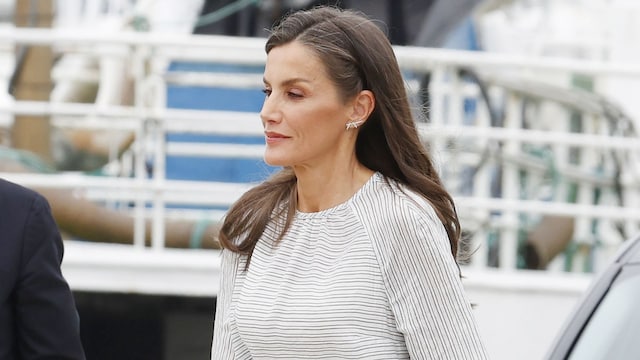 La reina Letizia durante su visita a Concello de Burella (Lugo) el 17 de junio 2025