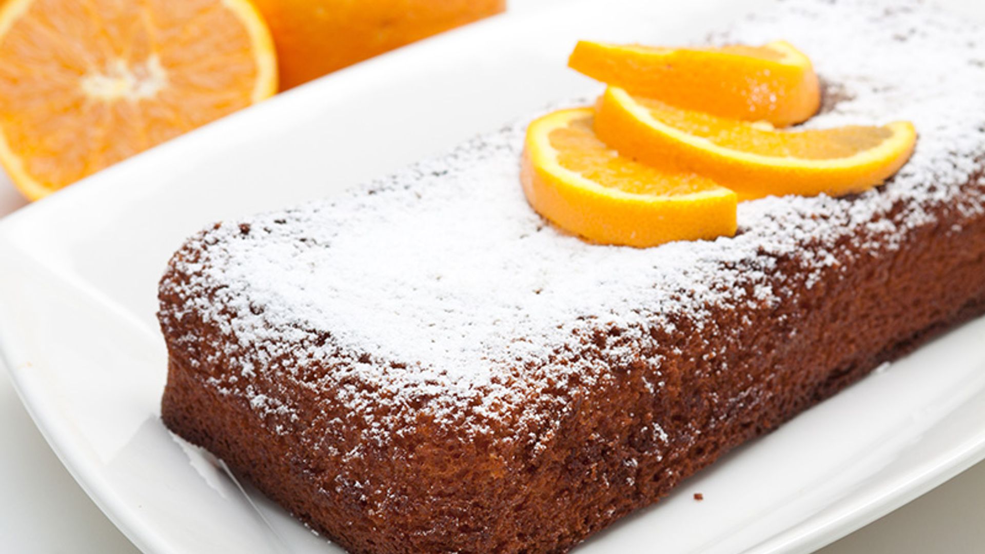Bizcocho con zumo de naranja