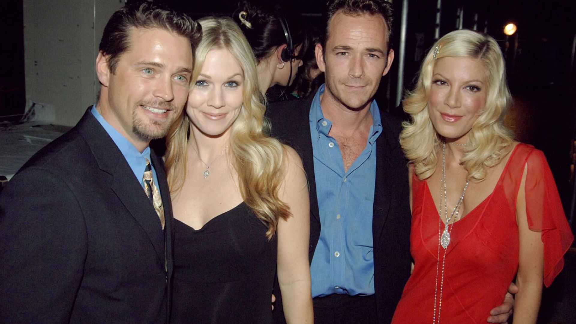 Fue más que un compañero: Tori Spelling cuenta que Luke Perry la ayudó a salir de una relación abusiva