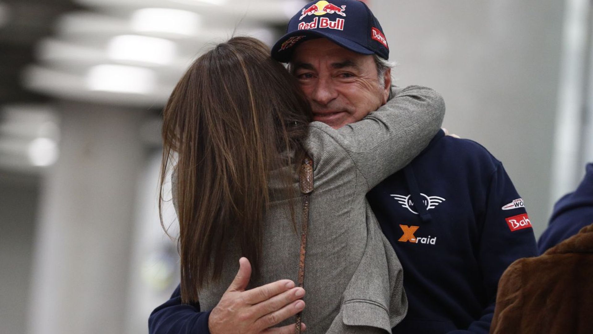 Carlos Sainz vuelve a casa tras ganar su tercer Dakar