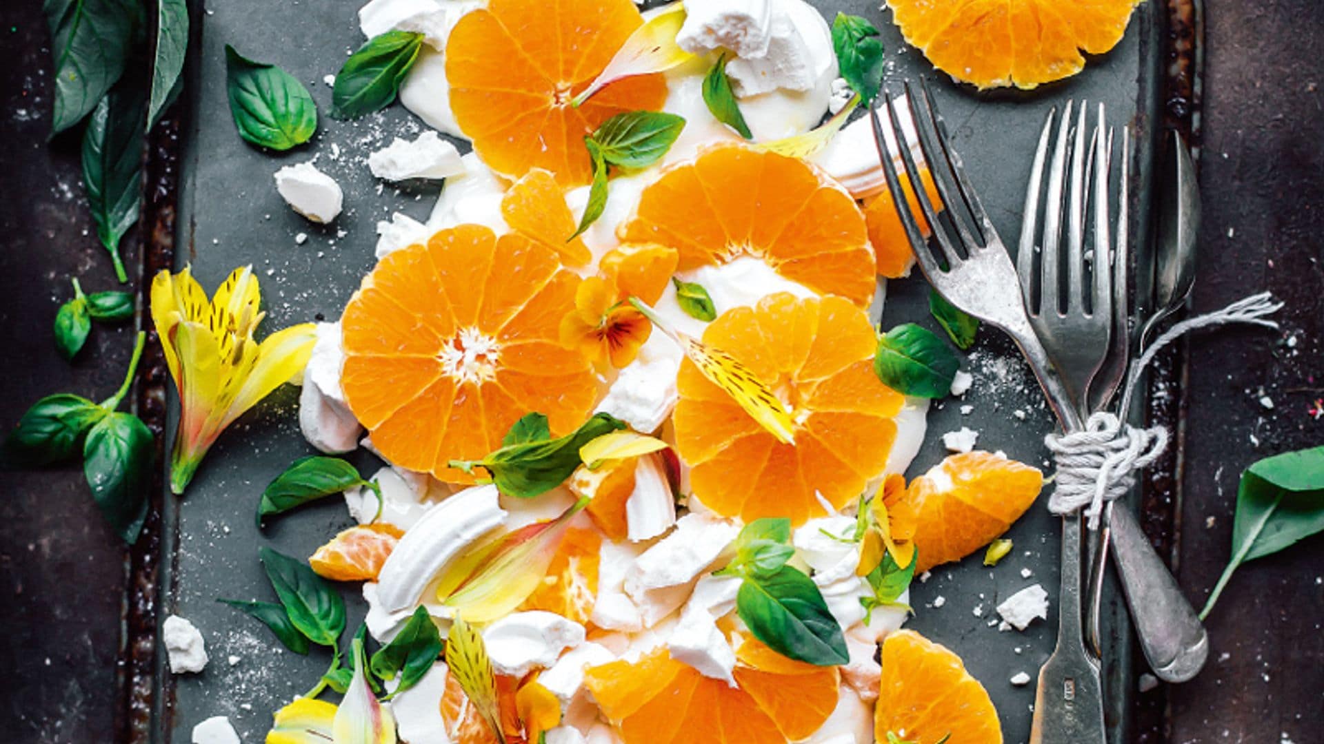 'Pavlova' deconstruida con crema de horchata y cítricos