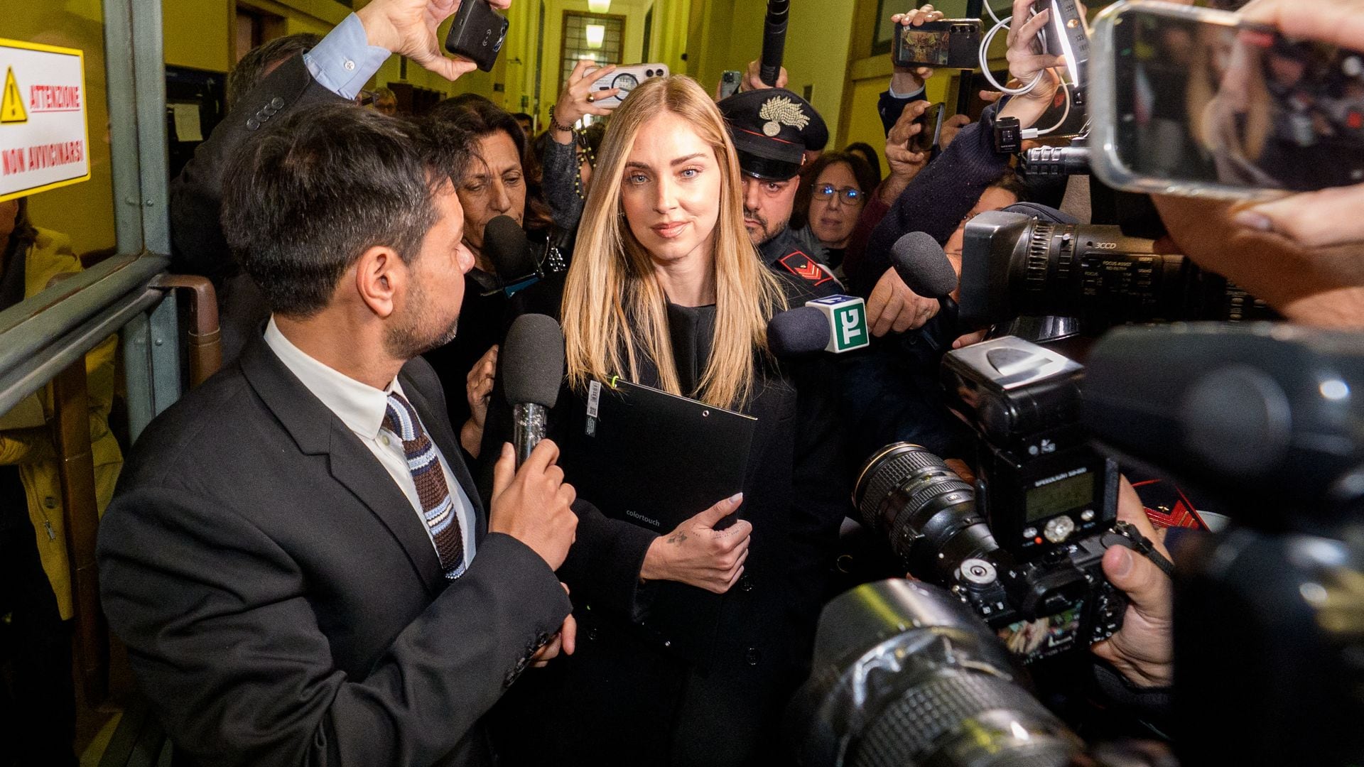 Chiara Ferragni sale de la Audiencia de Milán este martes