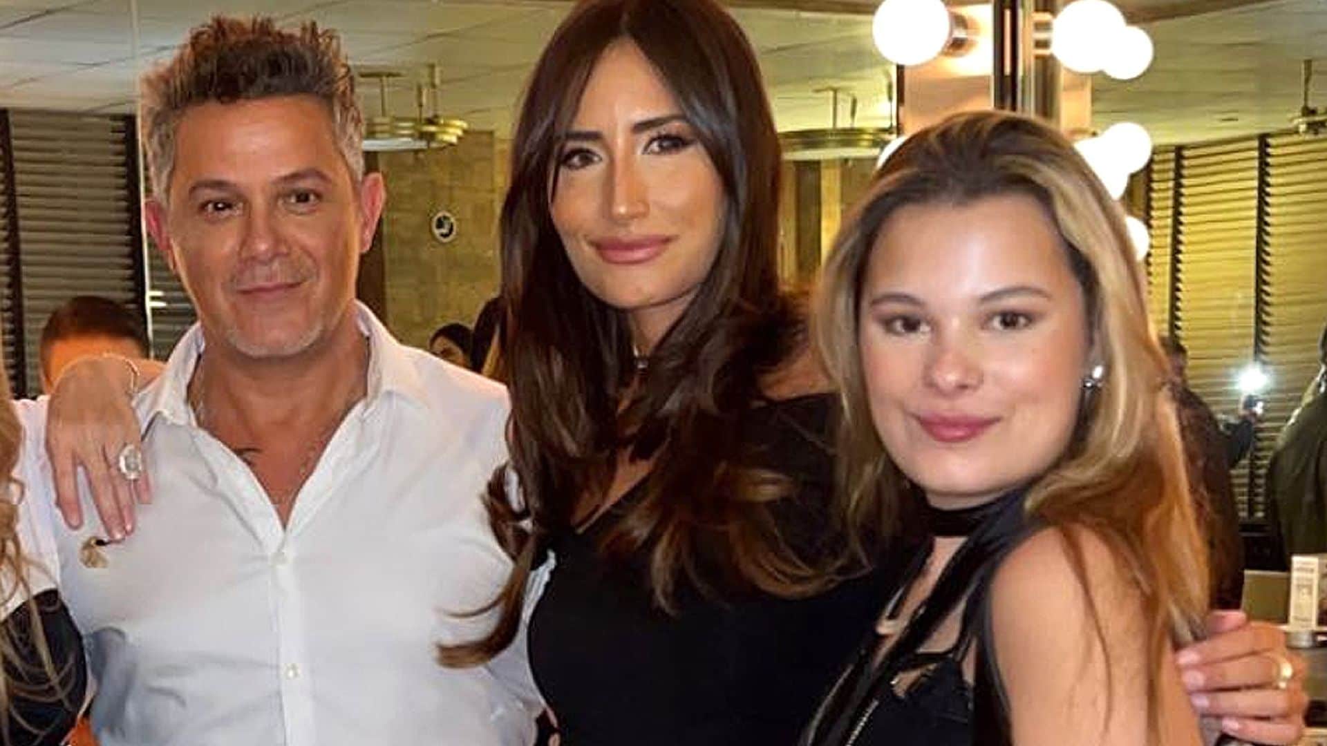 ¿Canta como su padre? El gesto de Alejandro Sanz con su hija Manuela en pleno concierto