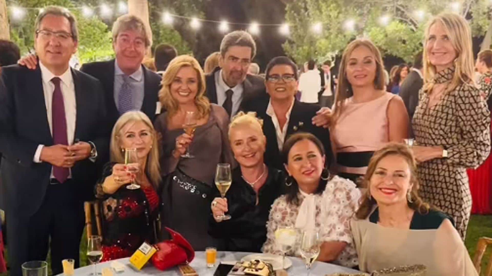La felicidad de María del Monte en la boda de Teresa, la hija de su pareja Inmaculada Casal