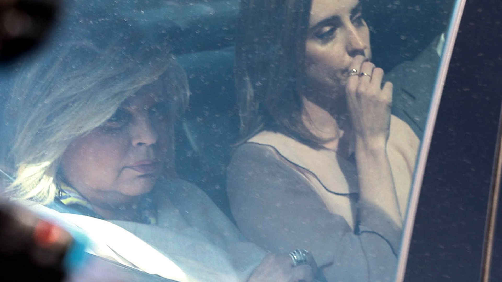 La familia Campos se reúne en la boda de José María Almoguera, hijo de Carmen Borrego