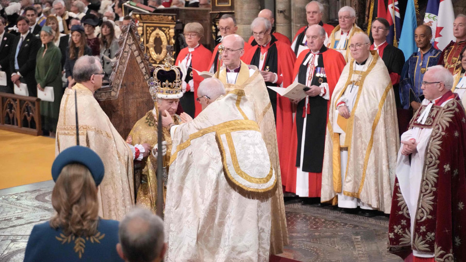 Los reyes Carlos III y Camilla, coronados en una espectacular e histórica ceremonia medieval cargada de simbolismo