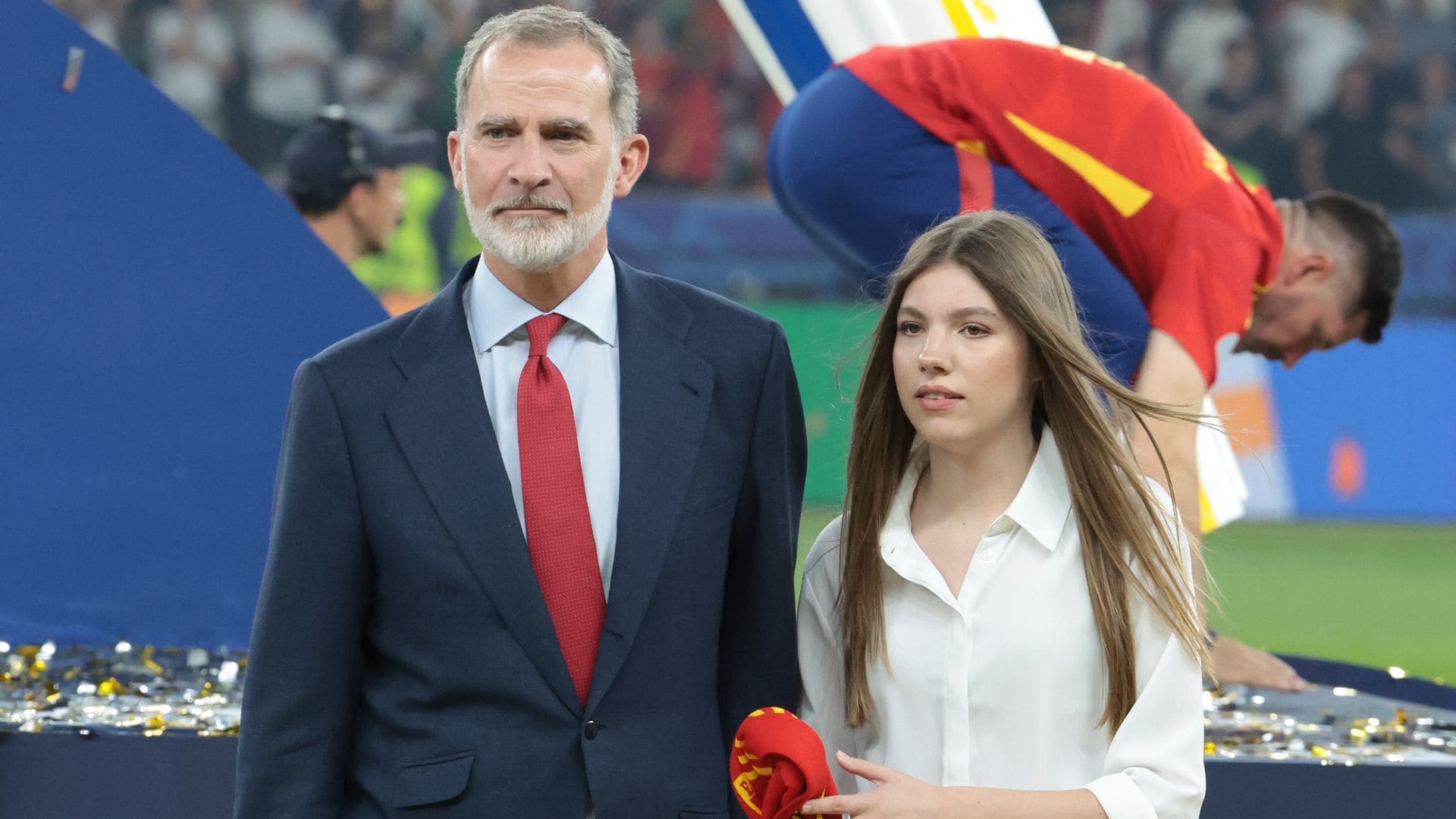 Las curiosidades del look de la infanta Sofía en Berlín con prendas que comparte con Leonor y la reina Letizia