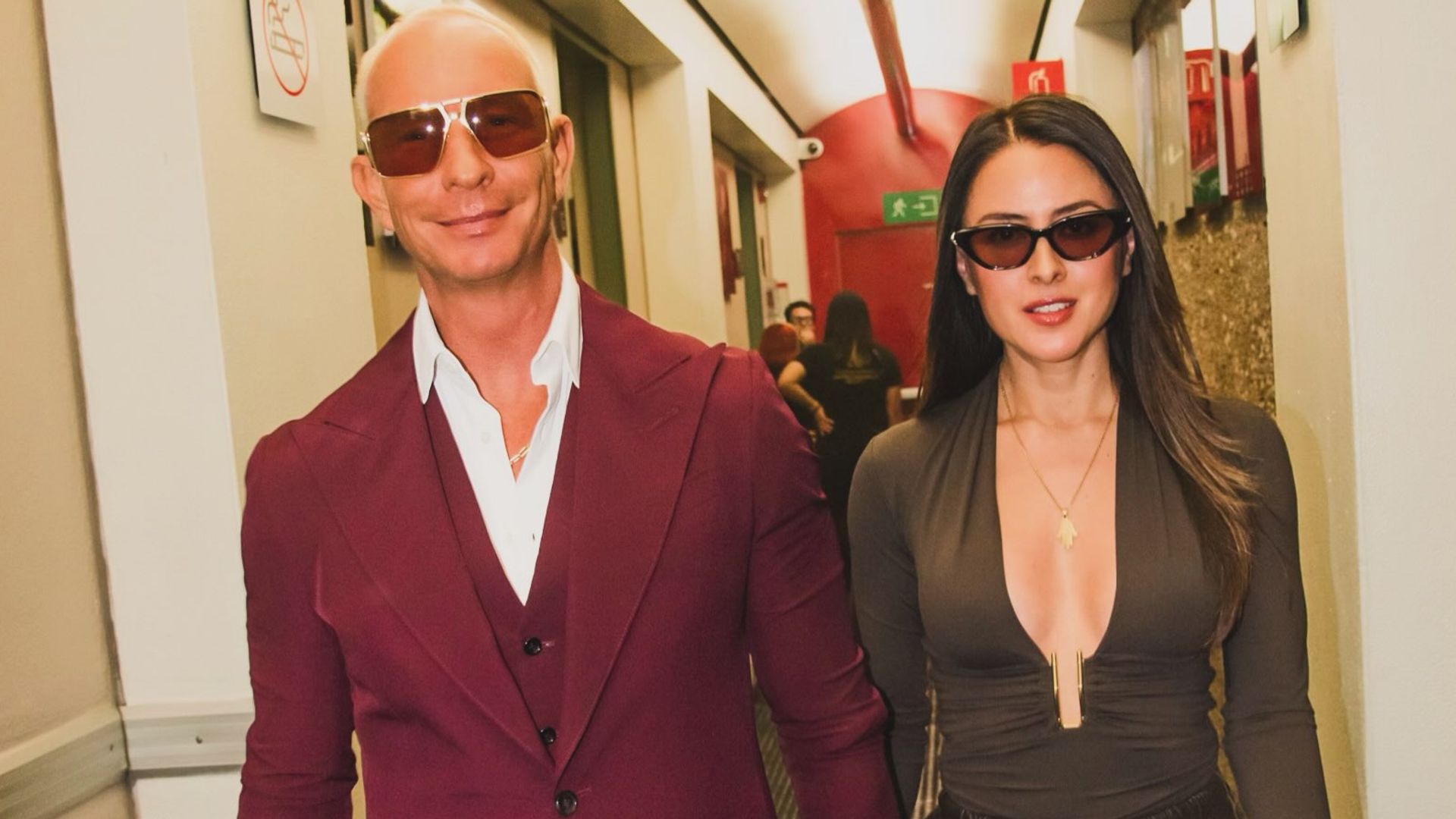 Erik Rubín se dejó ver muy feliz junto a su novia Geraldine Zarate.