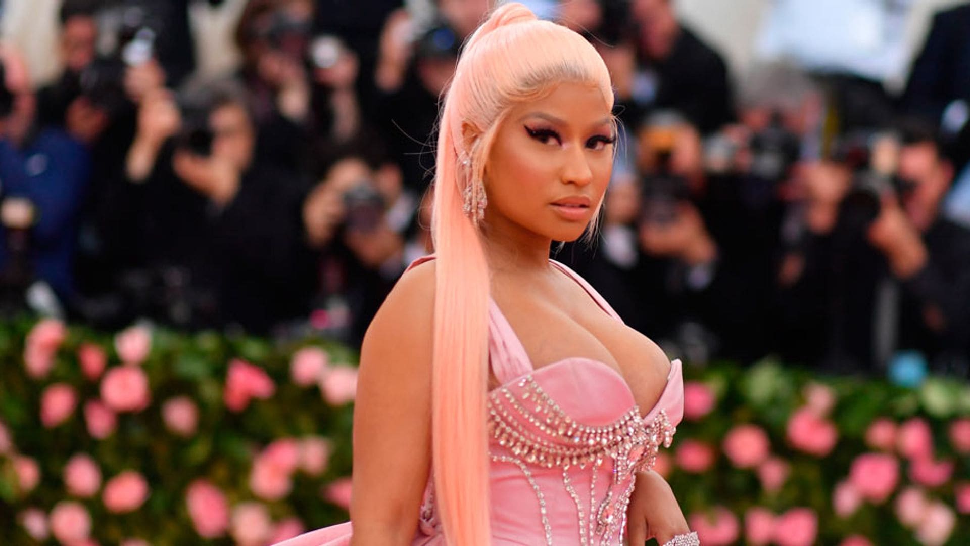 Los secretos de Nicki Minaj para una piel de porcelana