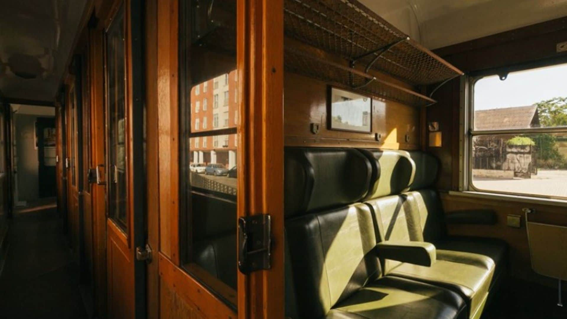 interior del tren de la fresa que hace el recorrido madrid aranjuez