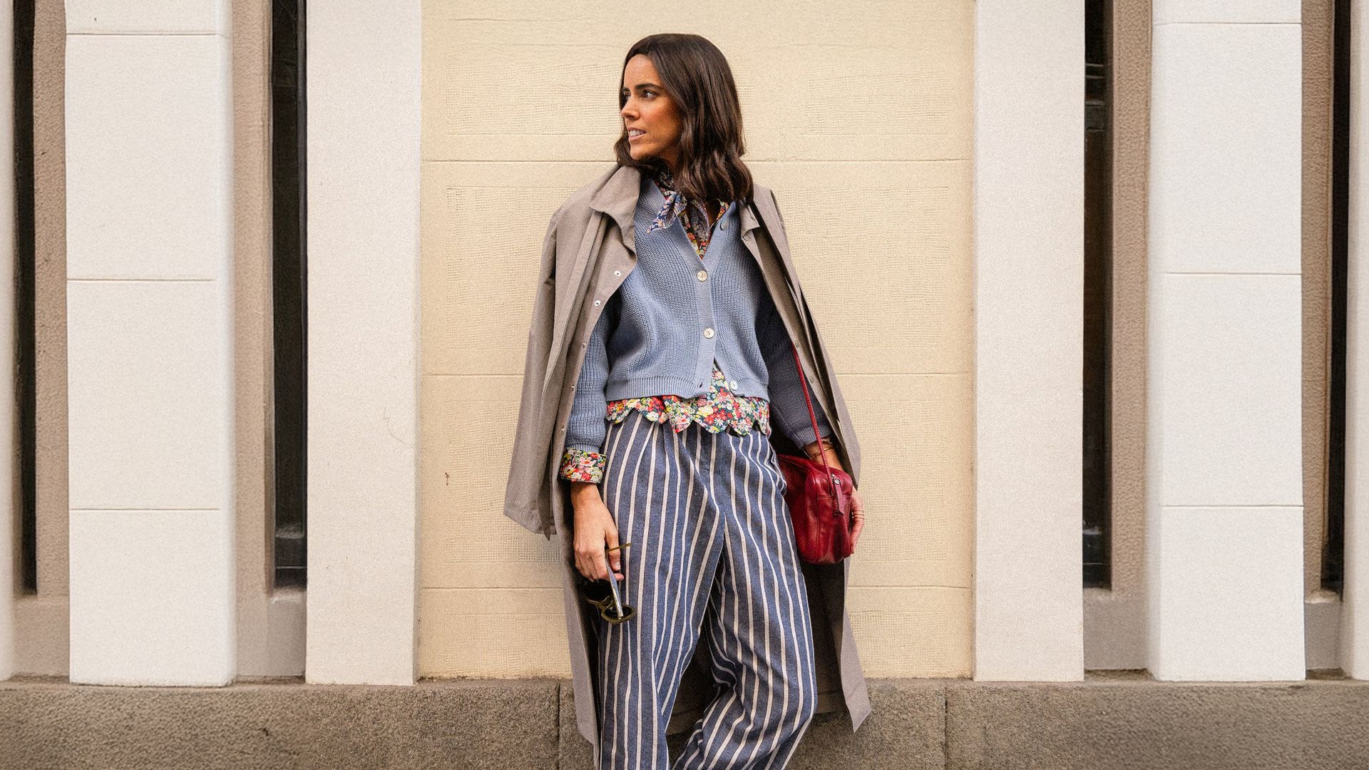 Ni de traje ni vaqueros: los pantalones que las editoras compraremos en otoño para ir a trabajar cómodas y elegantes