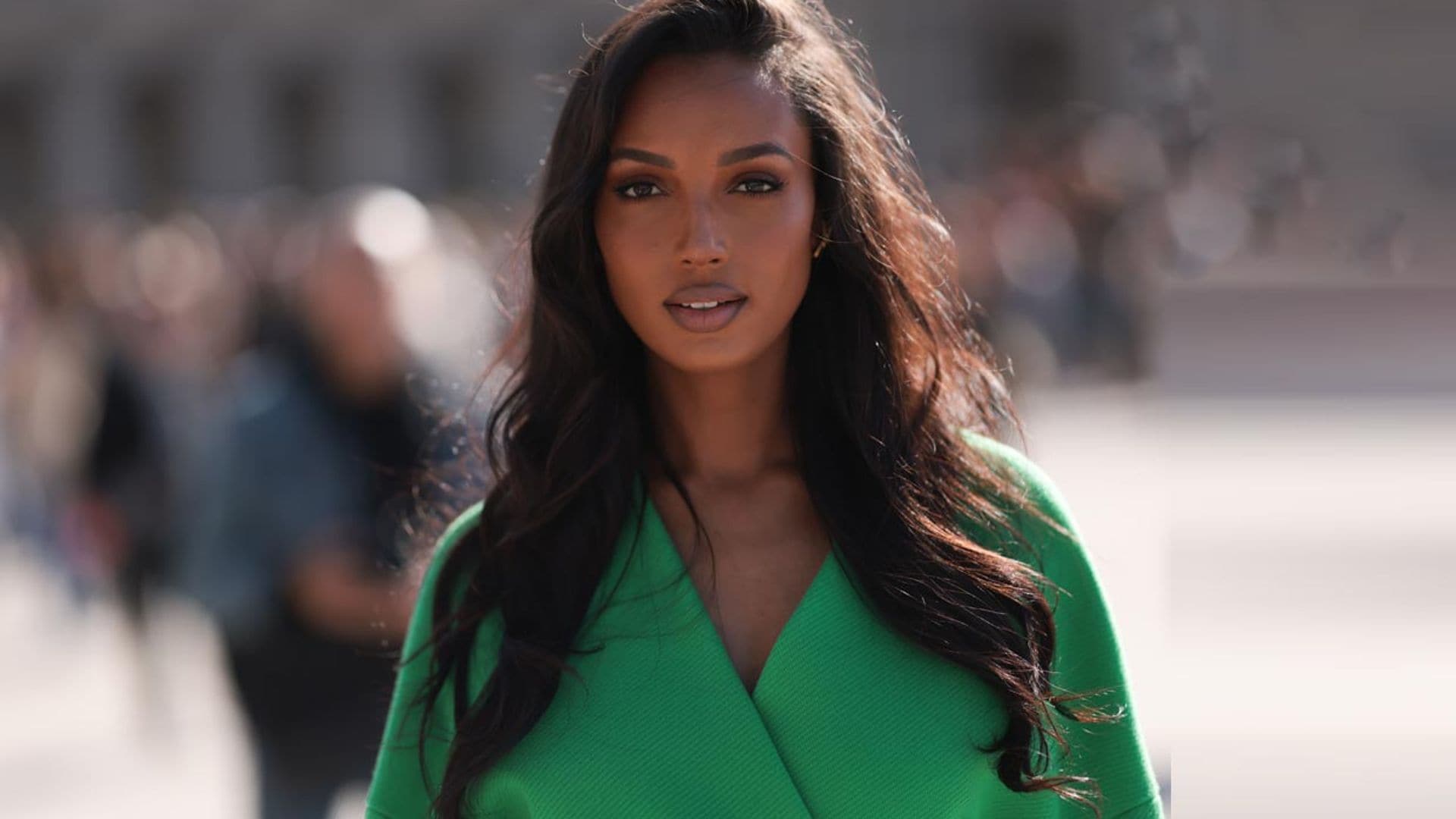 ¡Sigue el 'baby boom'! Jasmine Tookes anuncia emocionada su primer embarazo