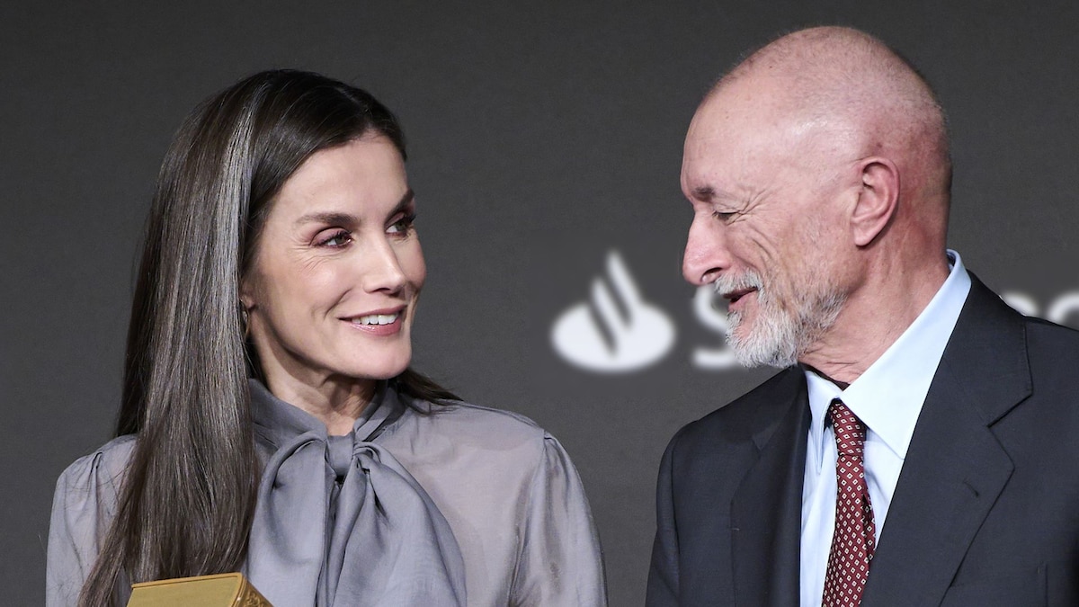 La broma de la reina Letizia a Arturo Pérez-Reverte citando una de sus frases más conocidas