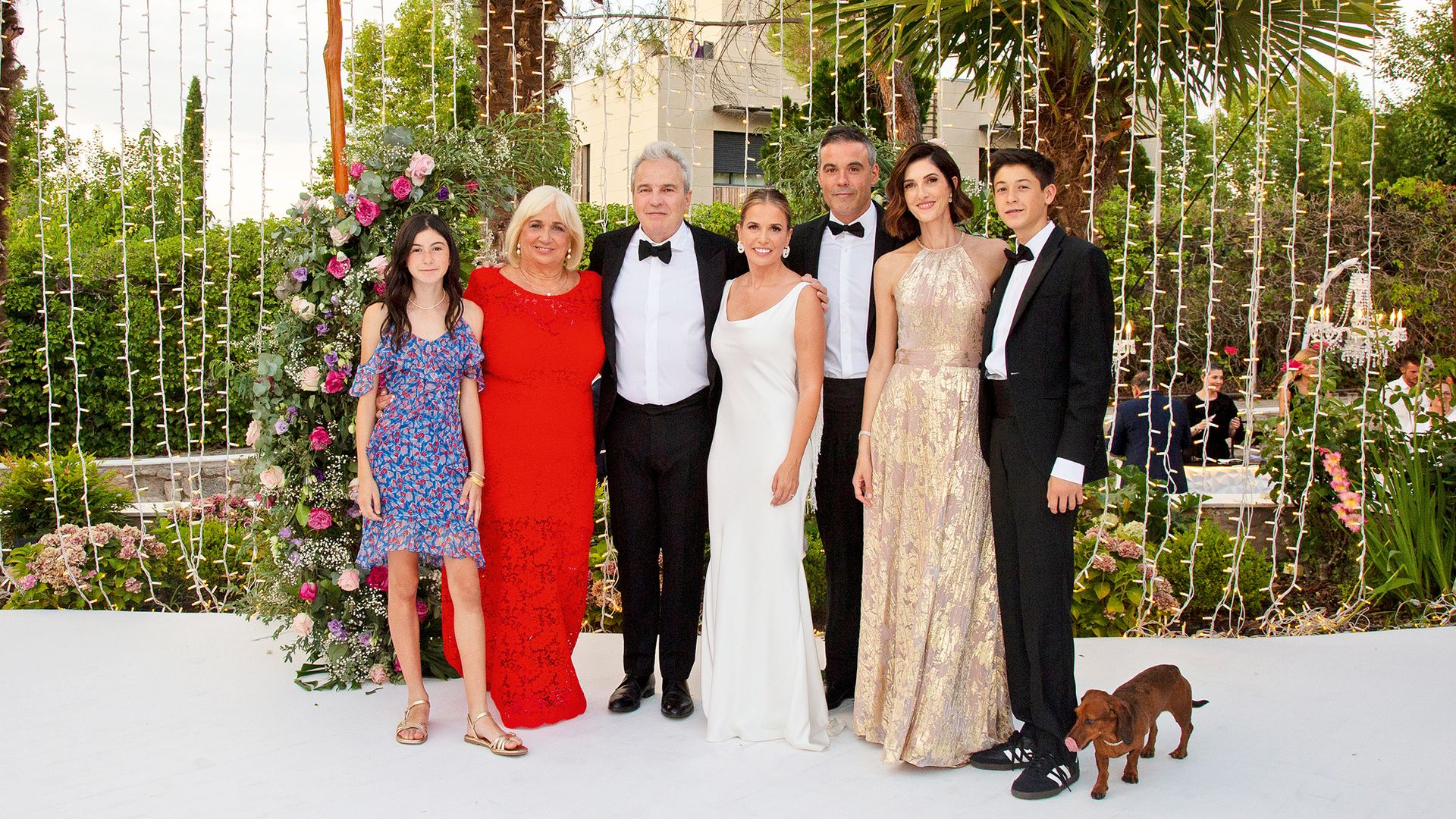 HOLA 4174 LOS RECIÉN CASADOS CON LA FAMILIA DE LA NOVIA