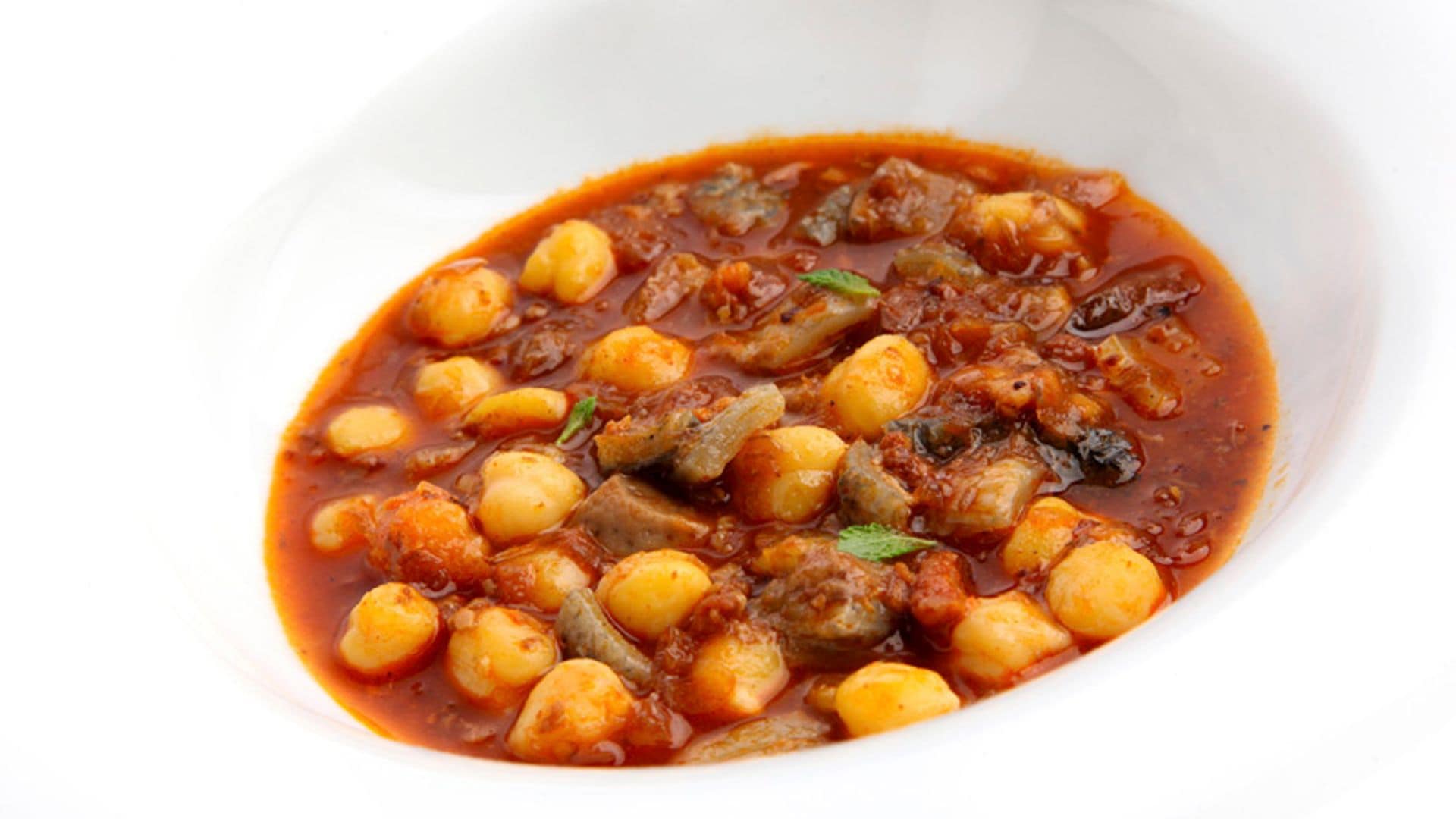 Callos de atún con garbanzos