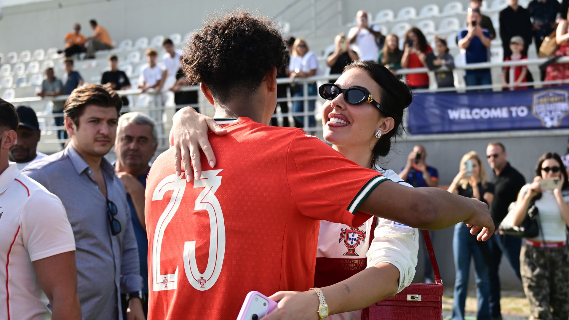 Georgina Rodríguez, una "madre orgullosa" testigo de la última victoria de Cristiano Ronaldo Jr.