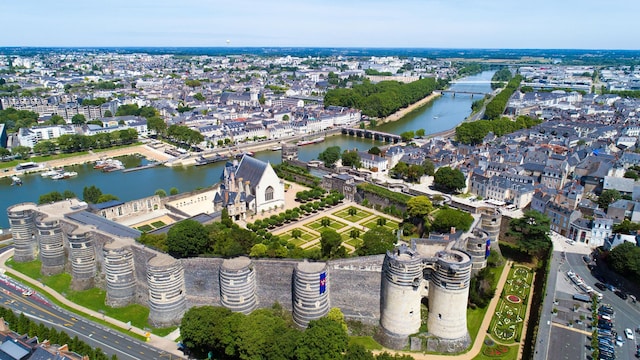 Castillo de Angers y río Maine, Loira, Francia