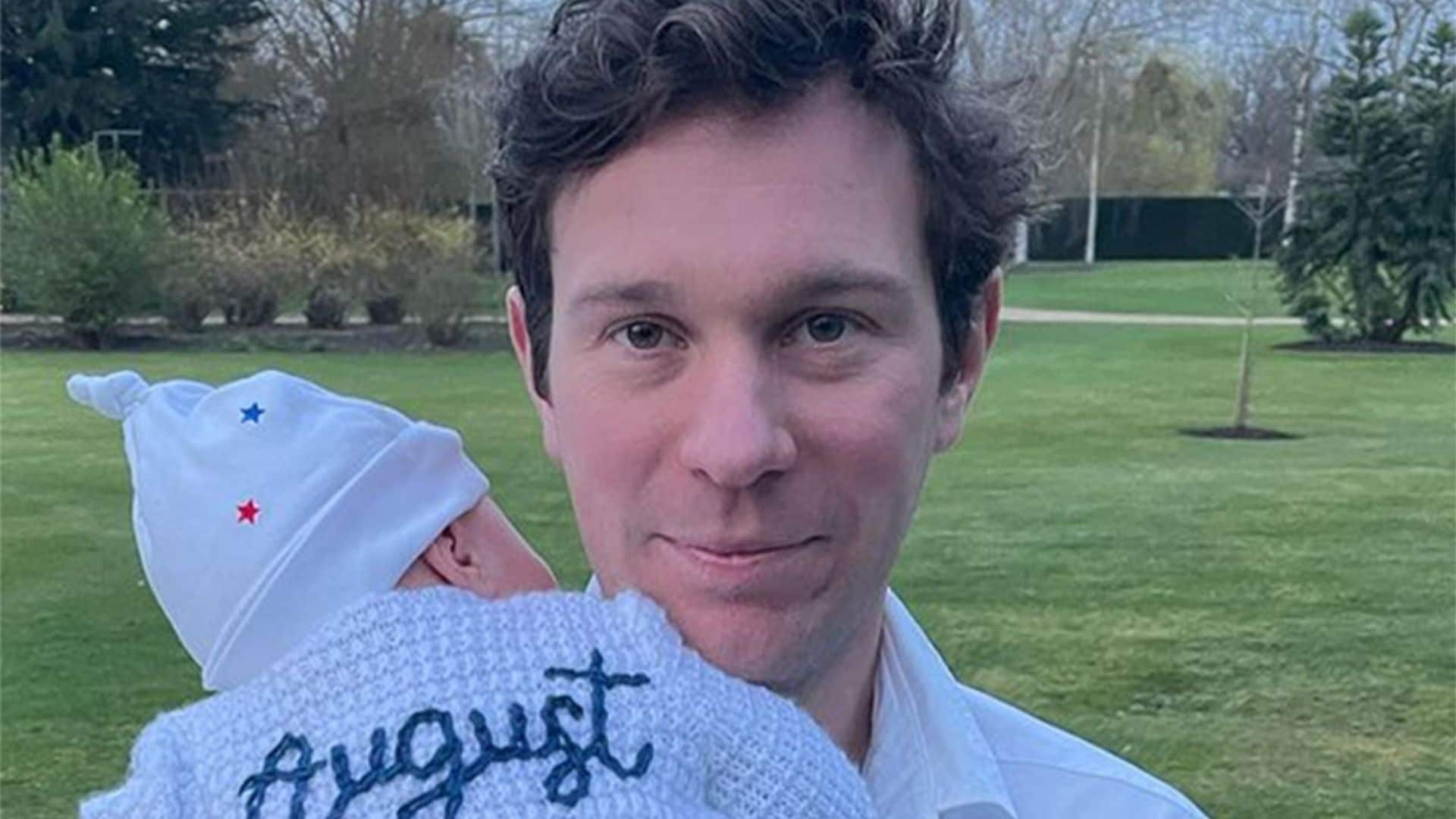 La princesa Eugenia felicita a su marido con nuevas fotos de su bebé