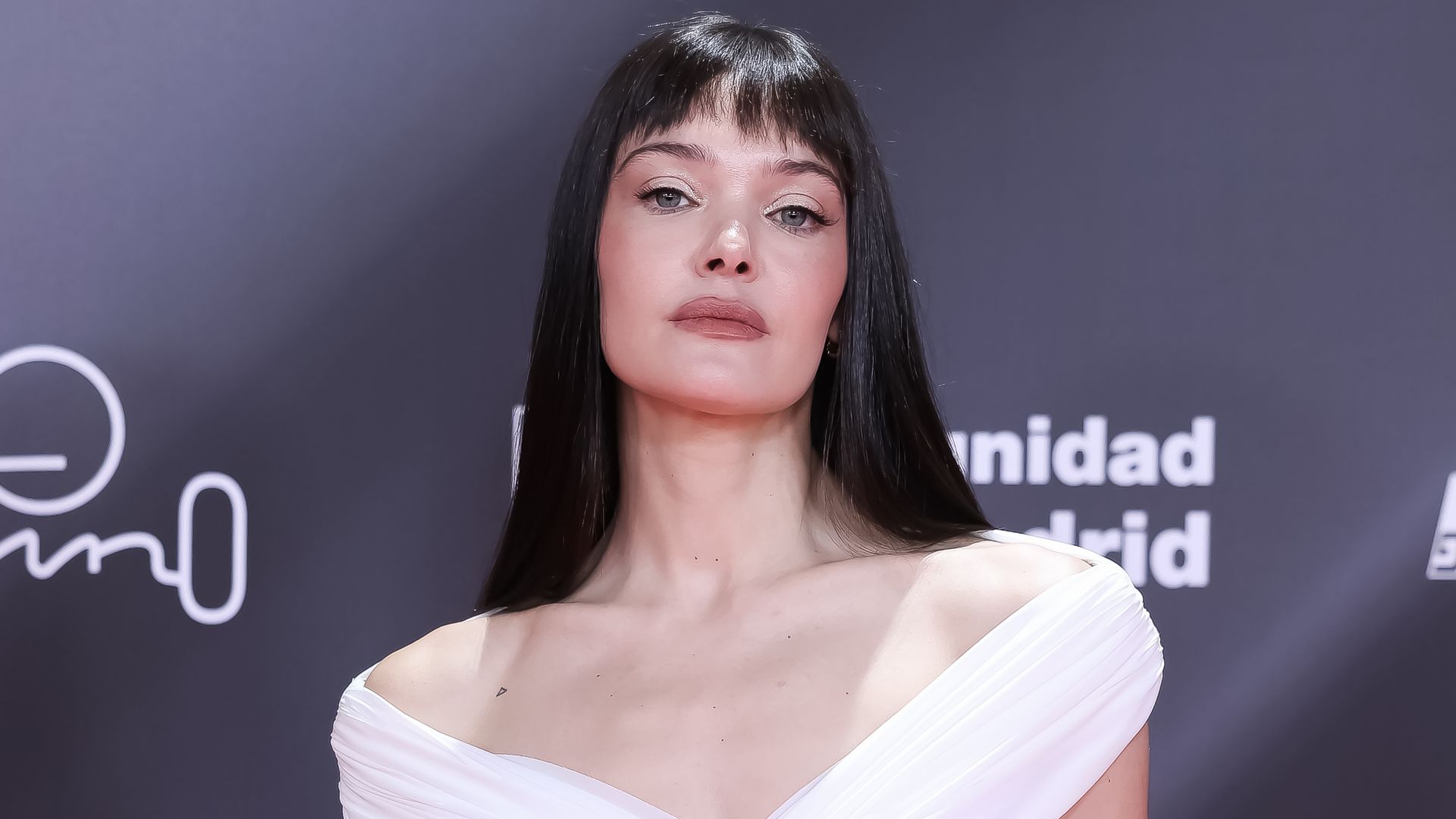 La inesperada conexión estilística de Pamela Anderson y Ana Rujas 