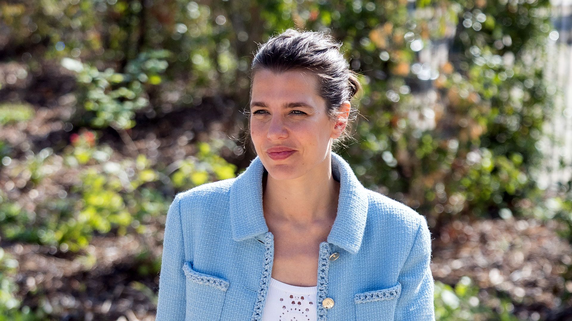 Carlota Casiraghi en la F1, la mejor inspiración de Zara para diseñar el minivestido de verano ideal