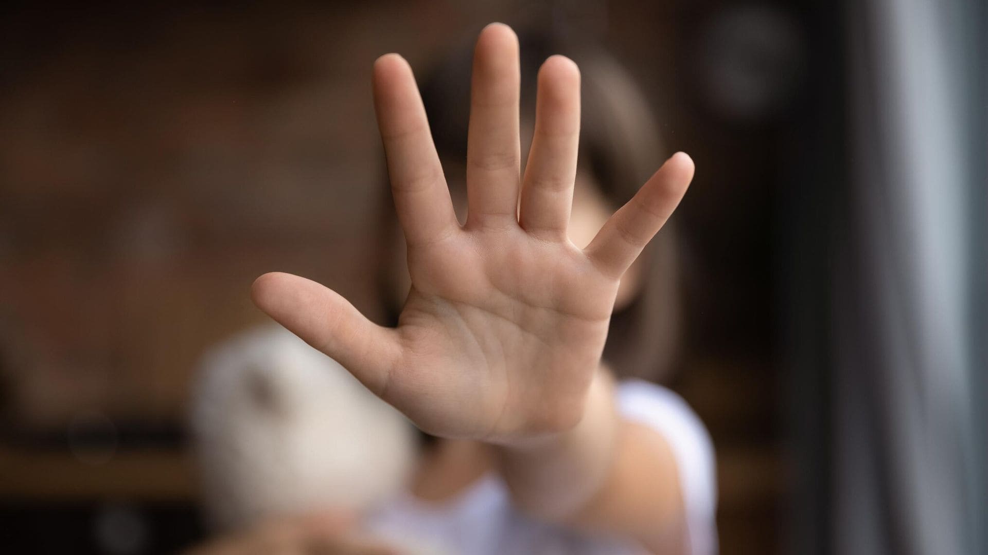 Hiperhidrosis en la infancia, ¿cómo tratarla y cómo ayudarles a sobrellevarla?